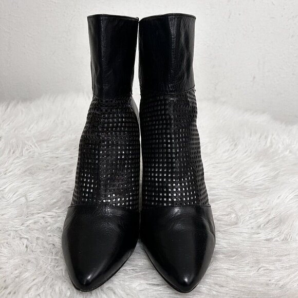 Kelsi Dagger Brooklyn Women's Black Zidane Perforated Ankle Boot Back Zip 8M - Picture 2 of 11